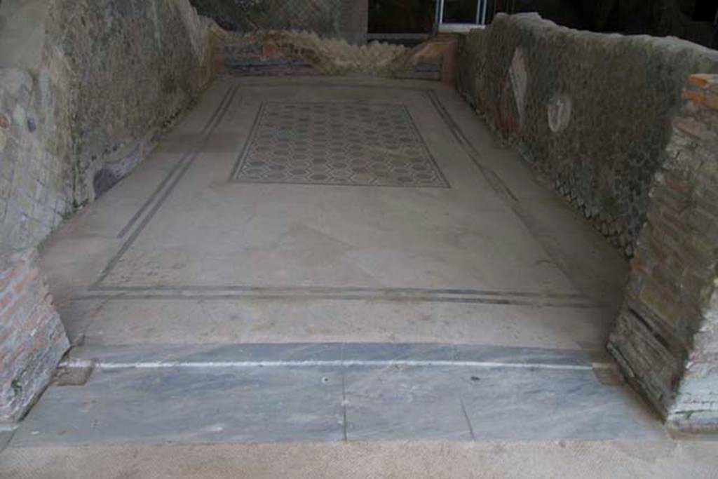 Villa dei Papiri, Herculaneum. July 2010. Looking north across room (f), oecus, from threshold. Photo courtesy of Michael Binns.